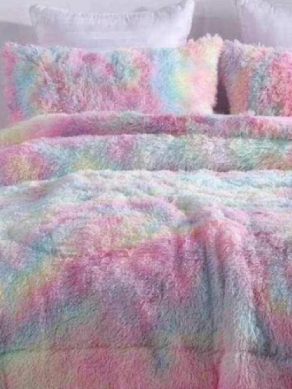 BNWT Shaggy Rainbow Blanket w Shams